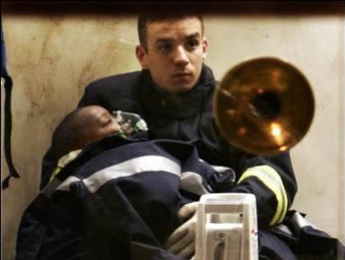 noublions pa qe nou some la pour aid� l� autre en donen de sa p�rssone 